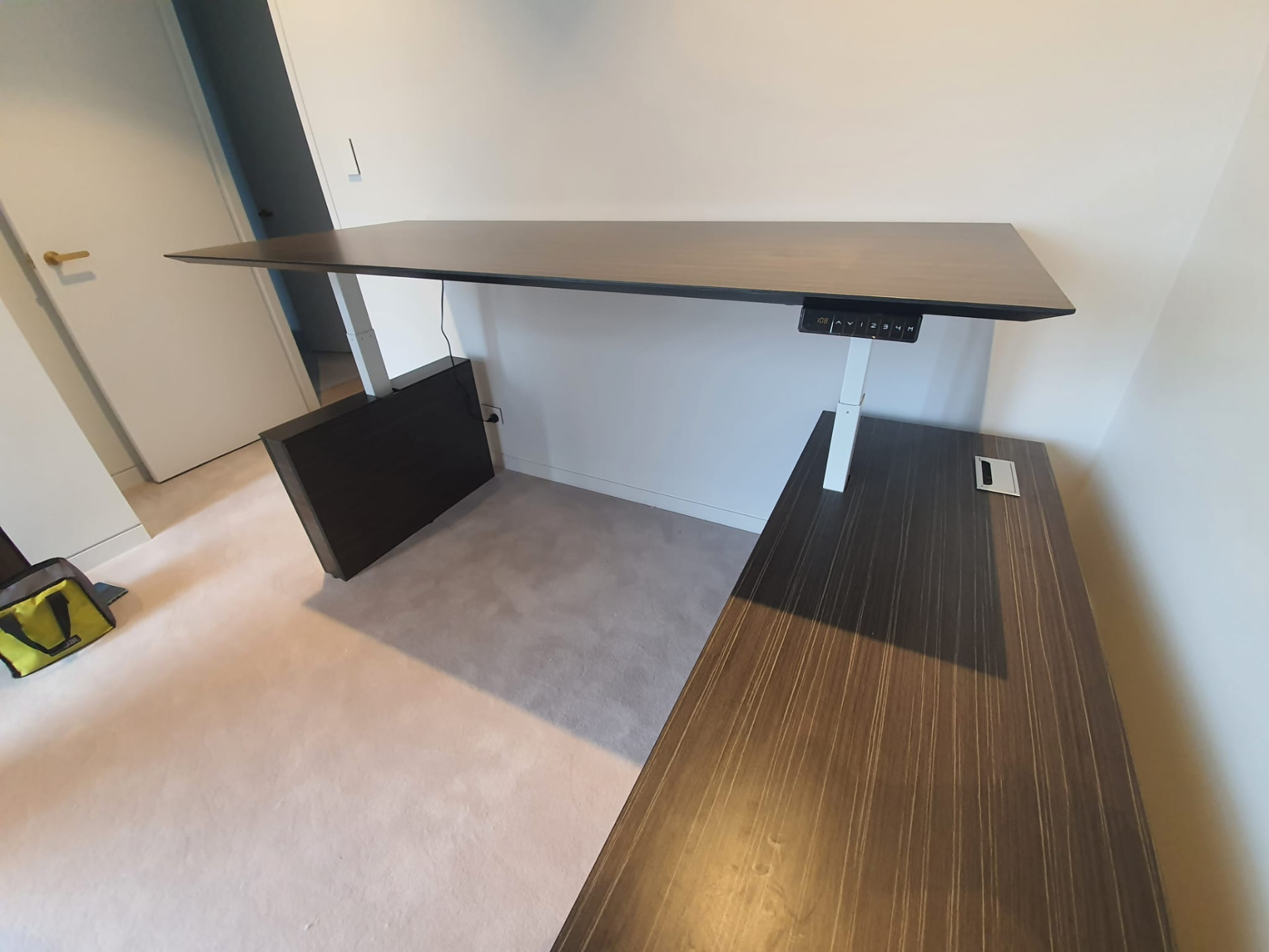 Desks office furniture